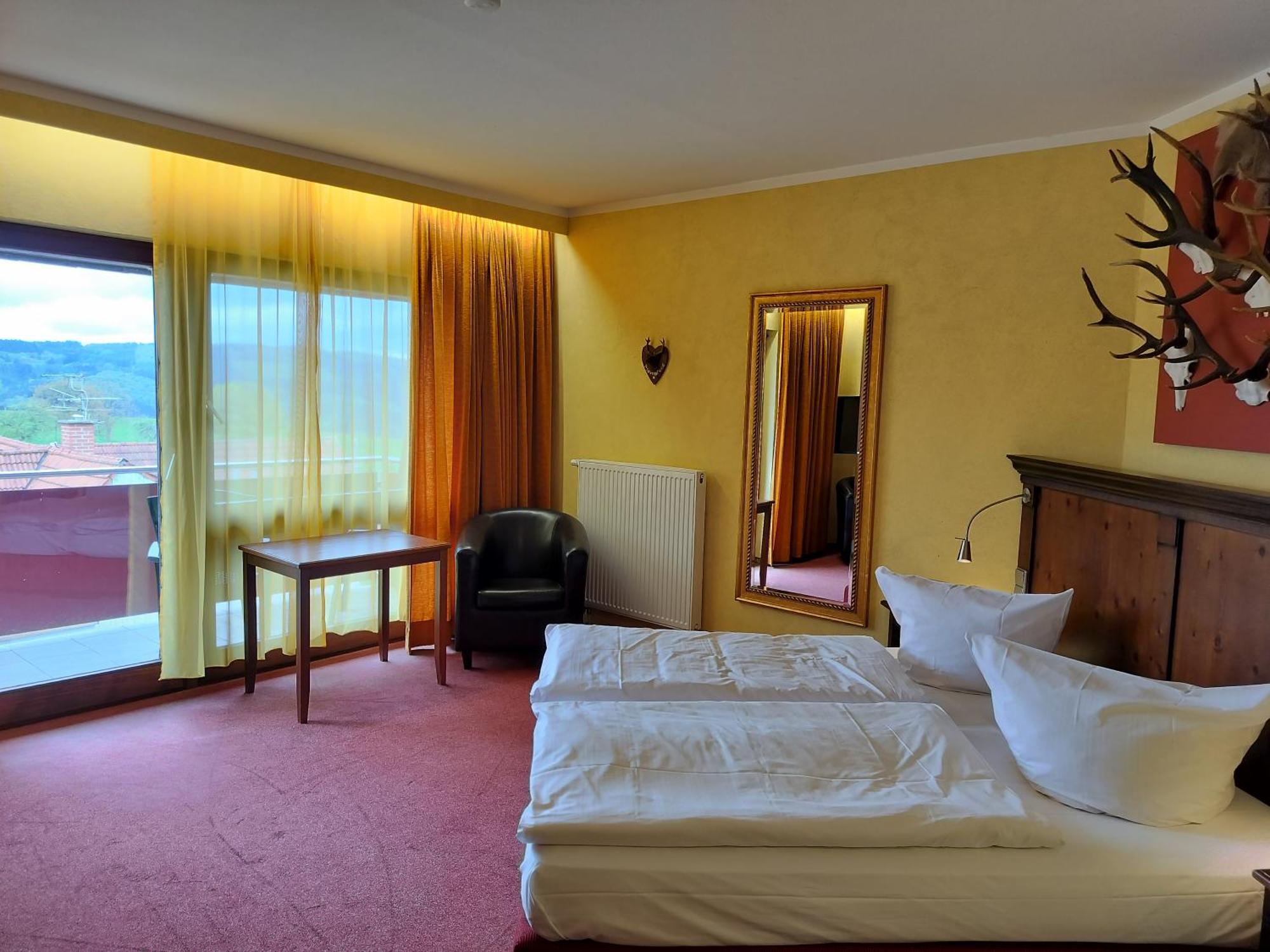 Hotel Hirsch Rothenberg Екстериор снимка
