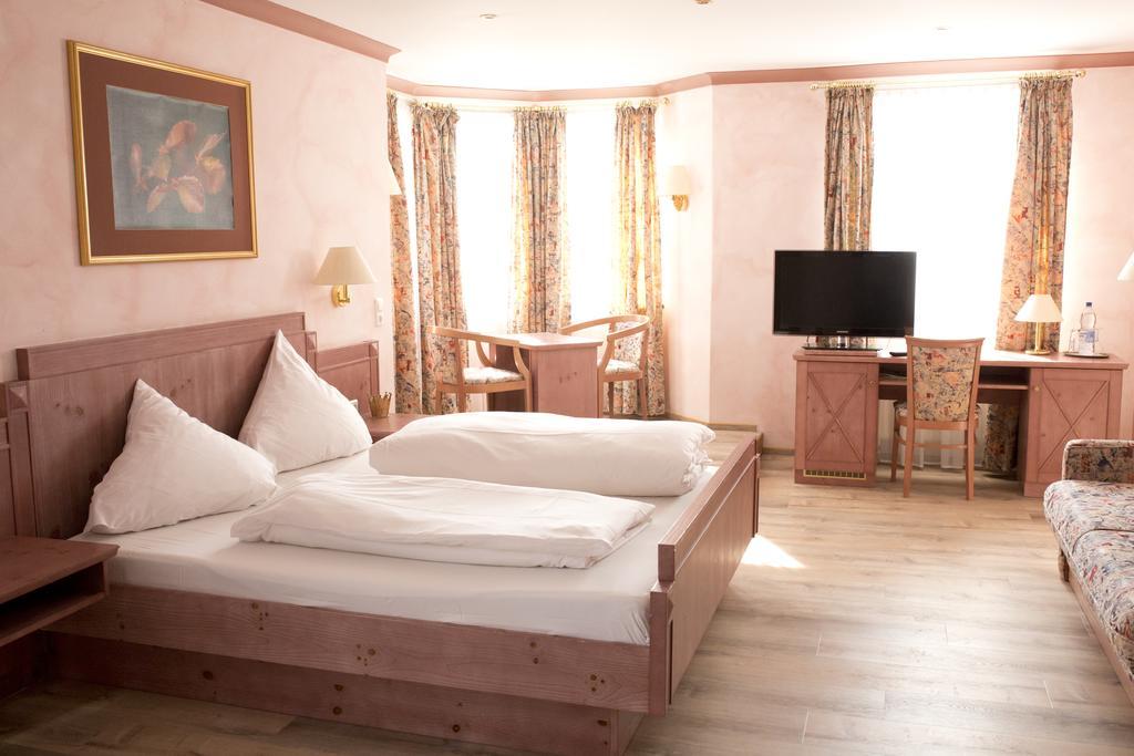 Hotel Hirsch Rothenberg Екстериор снимка